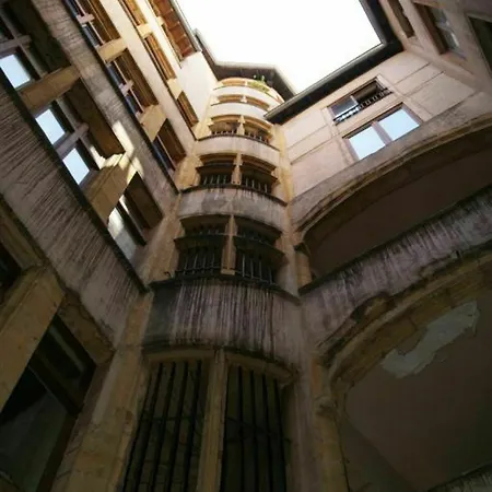 With One In Lyon, With Wonderful View And Wifi Appartement